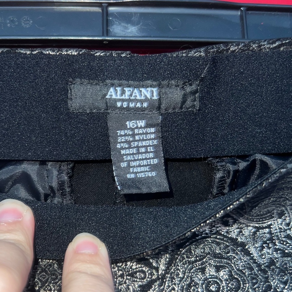 Alfani Women's 16W Stretchy Waist Black Gold Party Club Pants Shiny - Picture 2 of 5